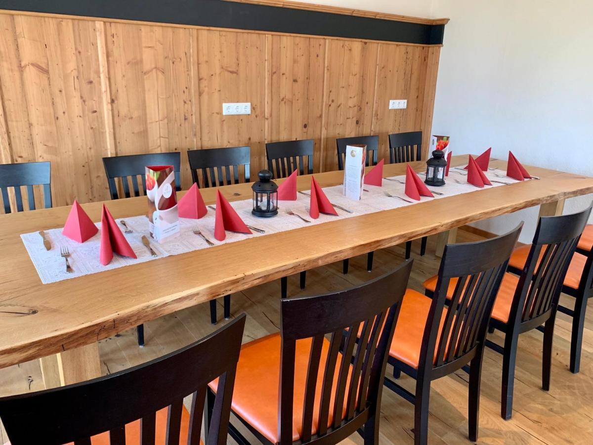 Hotel Heimfeld Restaurant Cafe Garching an Der Alz Esterno foto