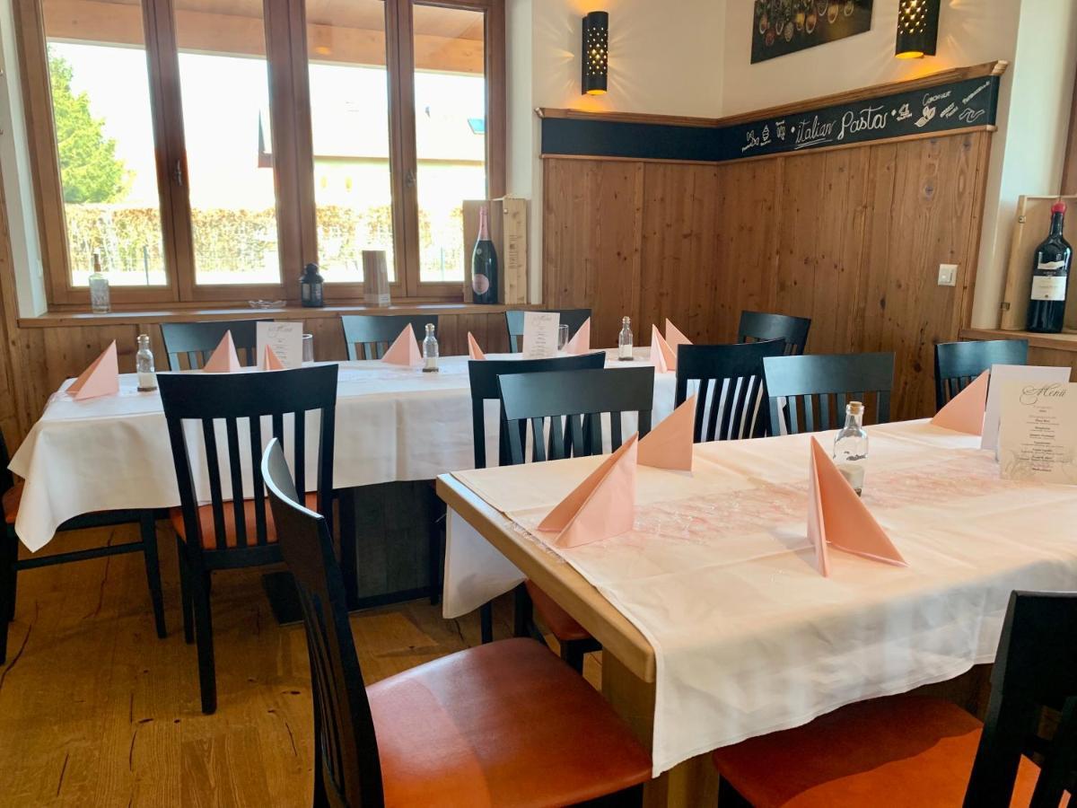Hotel Heimfeld Restaurant Cafe Garching an Der Alz Esterno foto